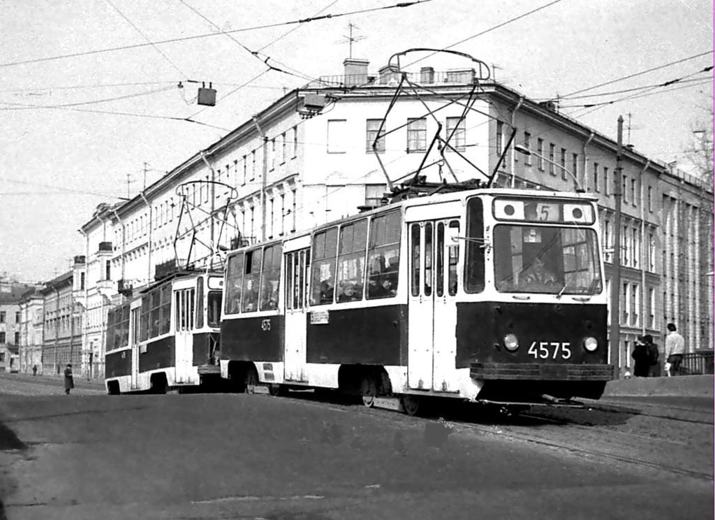 Санкт-Петербург, ЛМ-68М № 4575