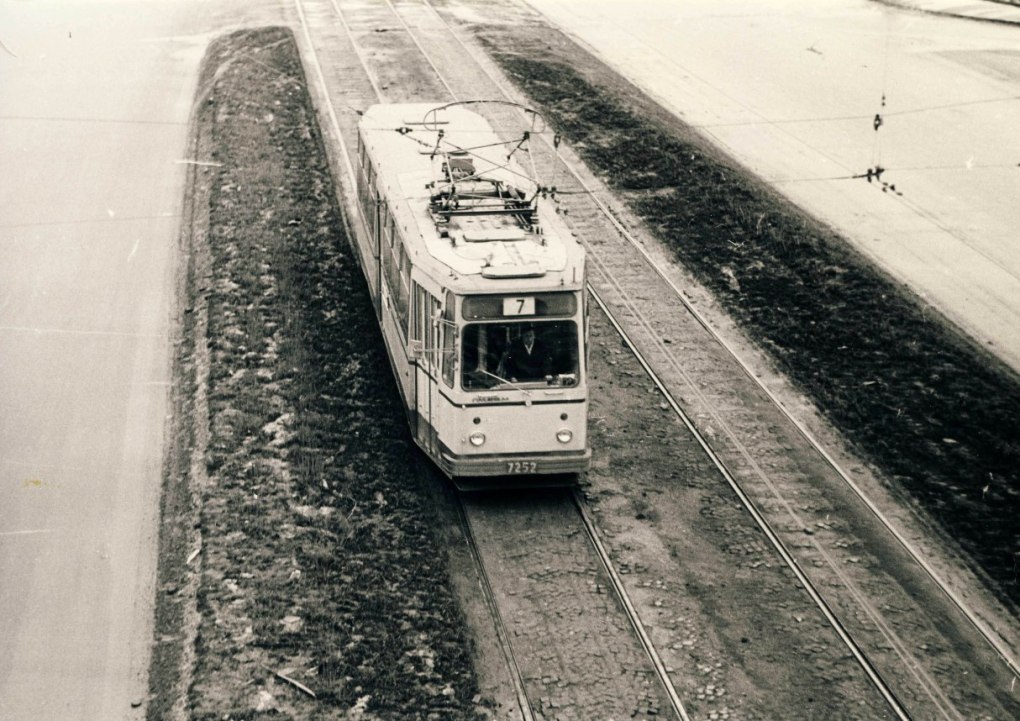 Санкт-Петербург, ЛМ-68М № 7252