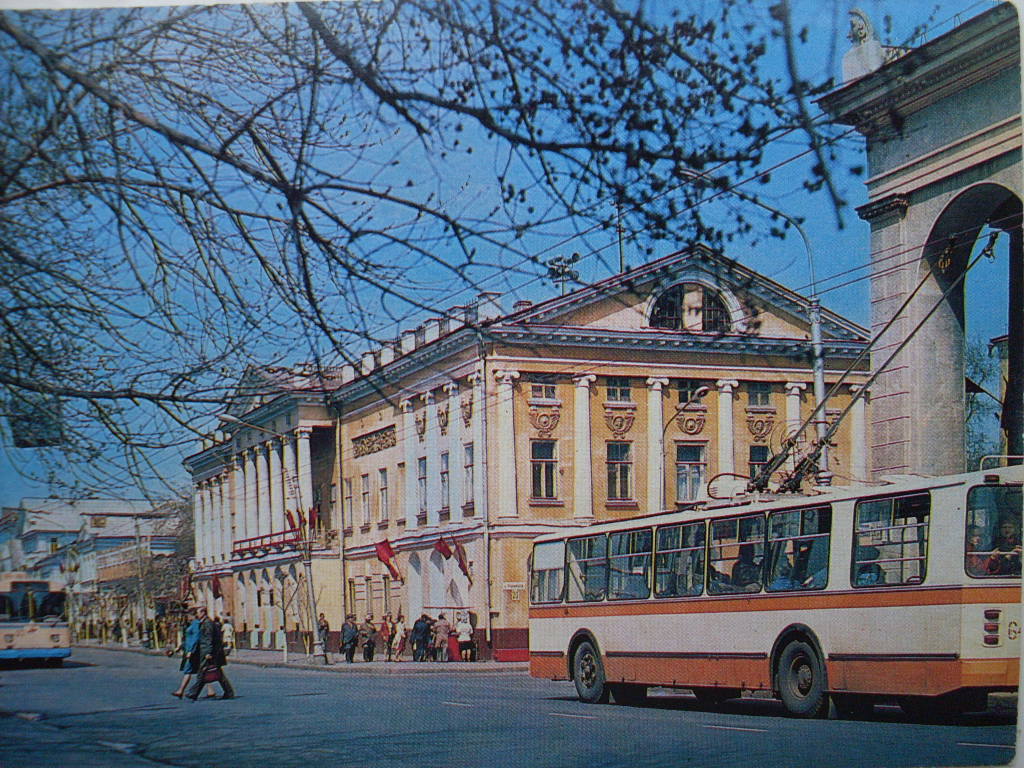 Orenburg, ZiU-682V № 22; Orenburg, ZiU-682V № 64 Orenburg, ZiU-682V № 22; Orenburg, ZiU-682V № 64