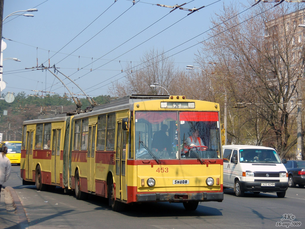 Киев, Škoda 15Tr02/6 № 453