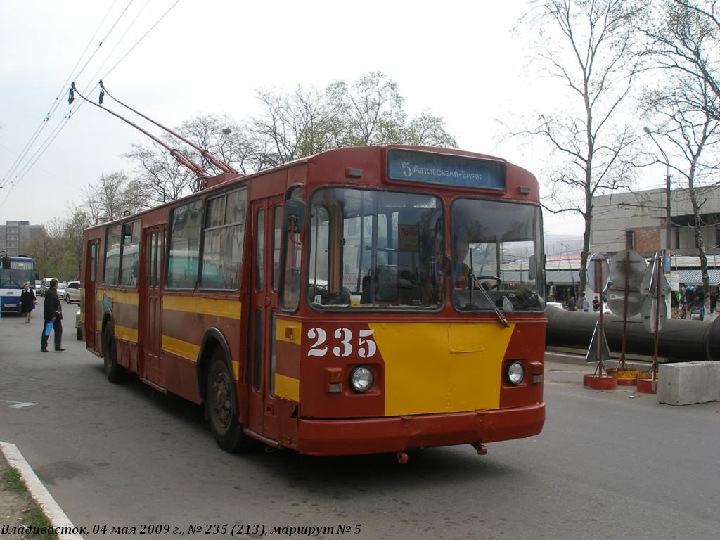 Владивосток, ЗиУ-682Г [Г00] № 235