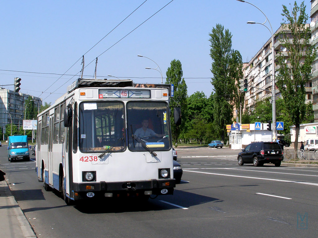 Киев, ЮМЗ Т2 № 4238