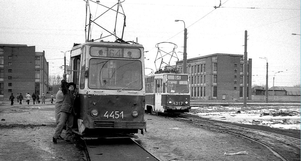 Санкт-Петербург, ЛМ-68М № 4451; Санкт-Петербург, ЛМ-68М № 4317