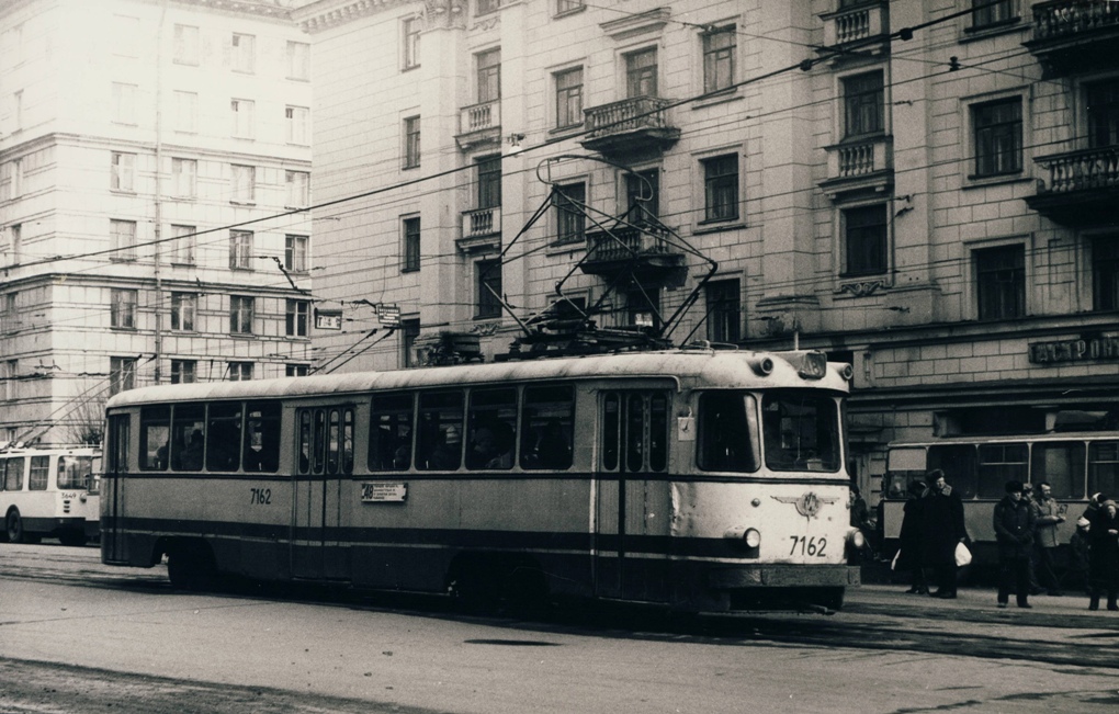 Санкт-Петербург, ЛМ-57 № 7162