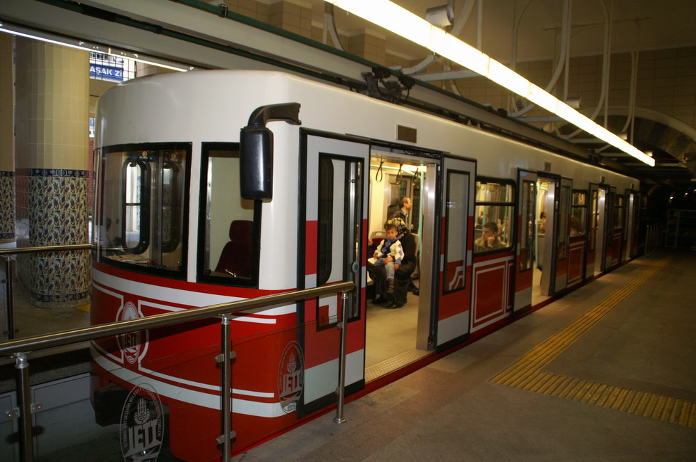 Stambula — F2 funicular (Tünel) — Miscellaneous photos