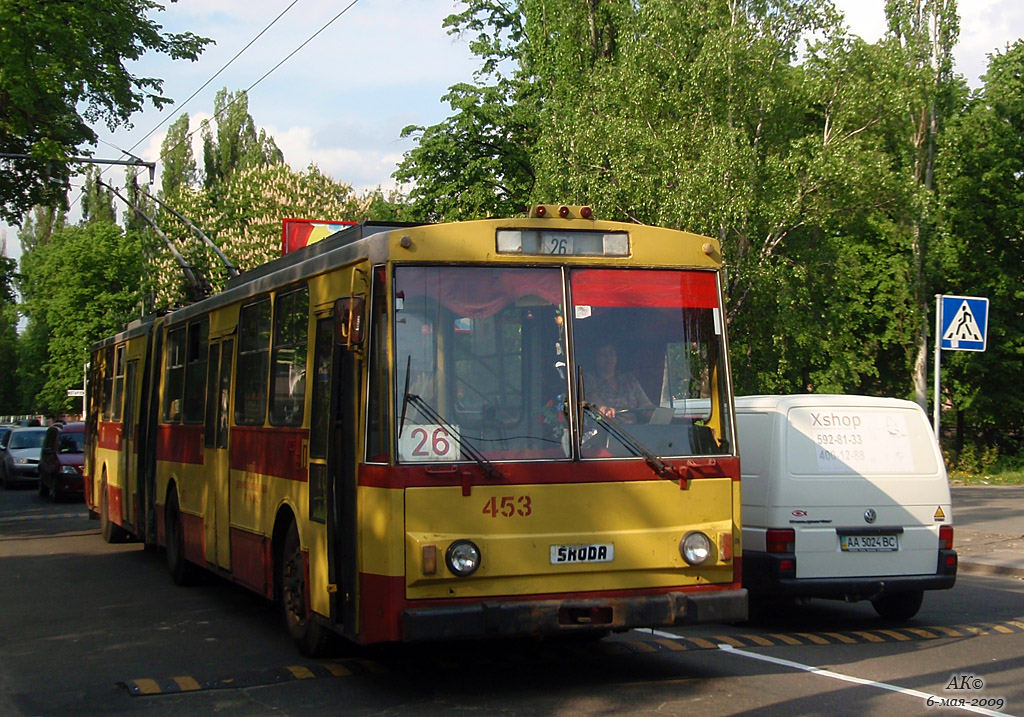 Киев, Škoda 15Tr02/6 № 453