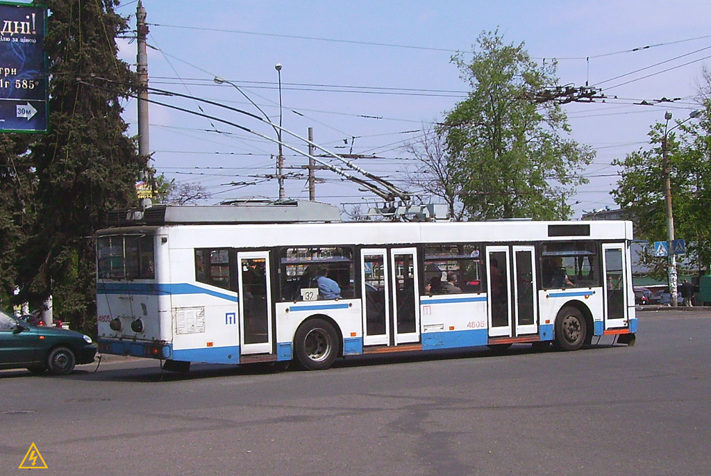 Киев, ЮМЗ E186 № 4805