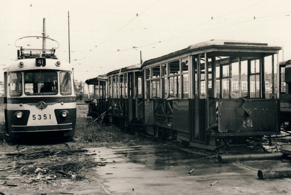 Санкт-Петербург, ЛМ-57 № 5351; Санкт-Петербург, ПС № 19