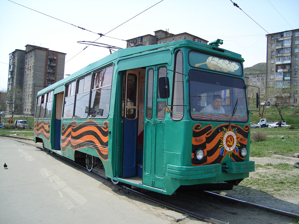 Владивосток, 71-132 (ЛМ-93) № 323; Владивосток — Тематические трамваи