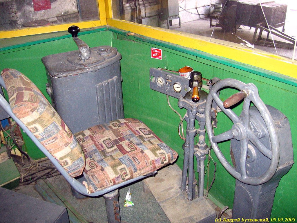 Dnjepar, 2-axle motor car Br. 001