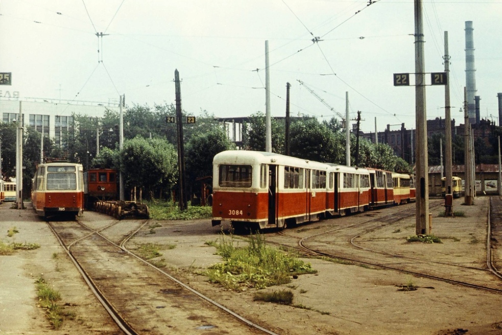 Санкт-Петербург, ЛМ-68М № 7815; Санкт-Петербург, ЛП-49М № 3084 Санкт-Петербург, ЛМ-68М № 7815; Санкт-Петербург, ЛП-49М № 3084
