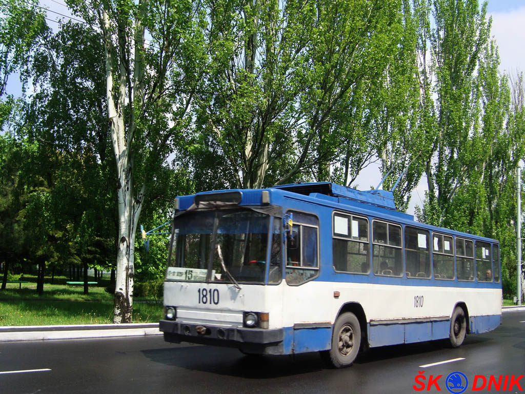 Мариуполь, ЮМЗ Т2 № 1810