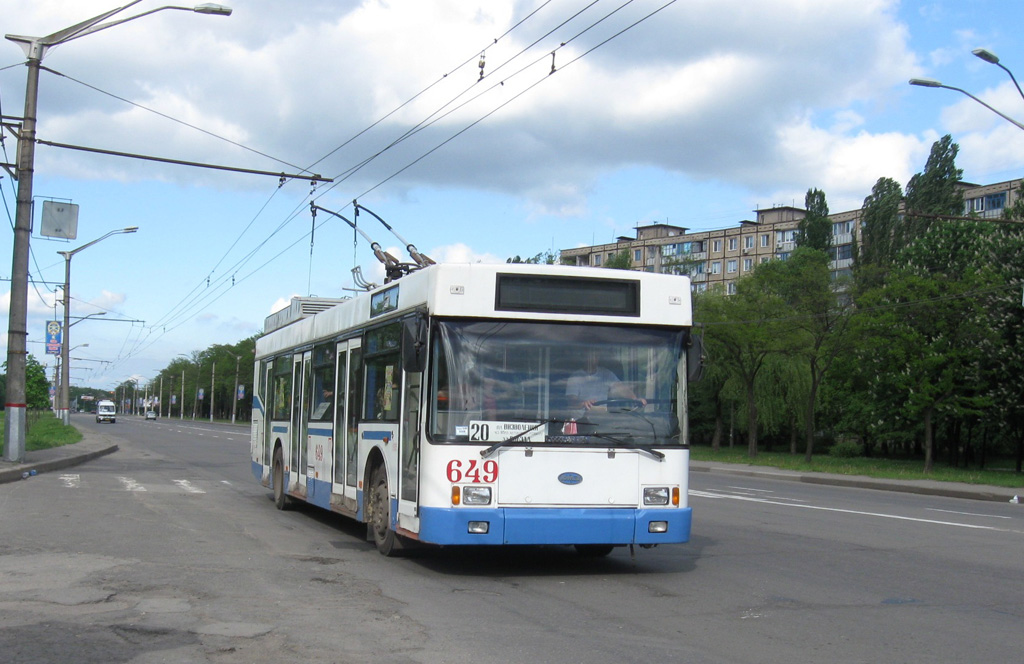 Кривой Рог, ЮМЗ E186 № 649