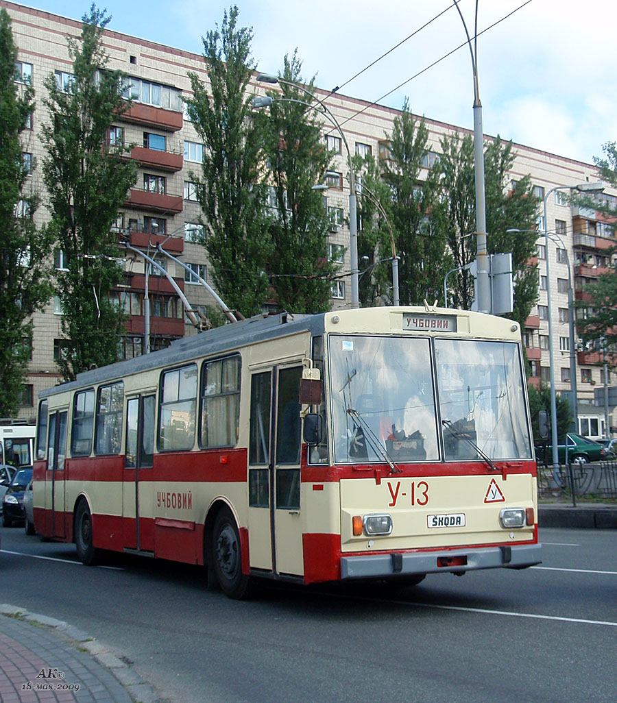 Киев, Škoda 14Tr02/6 № У-13