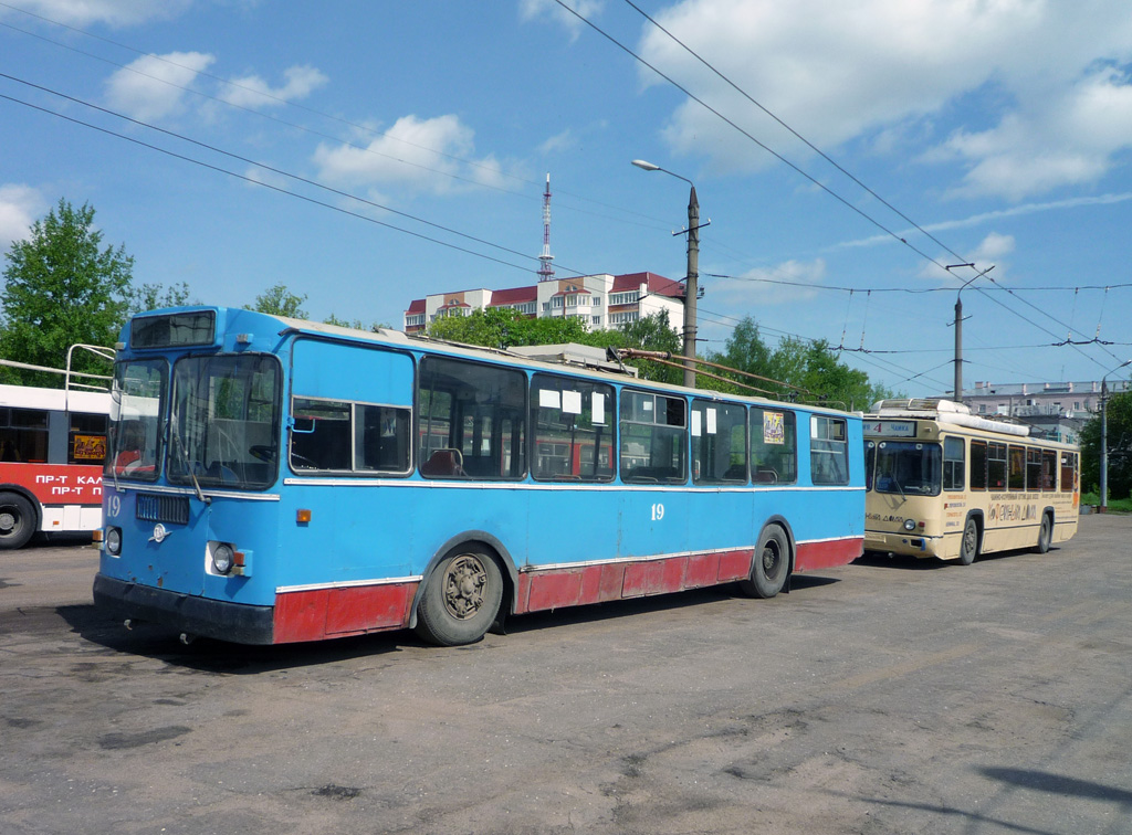 Тверь, ЗиУ-682Г10 № 19