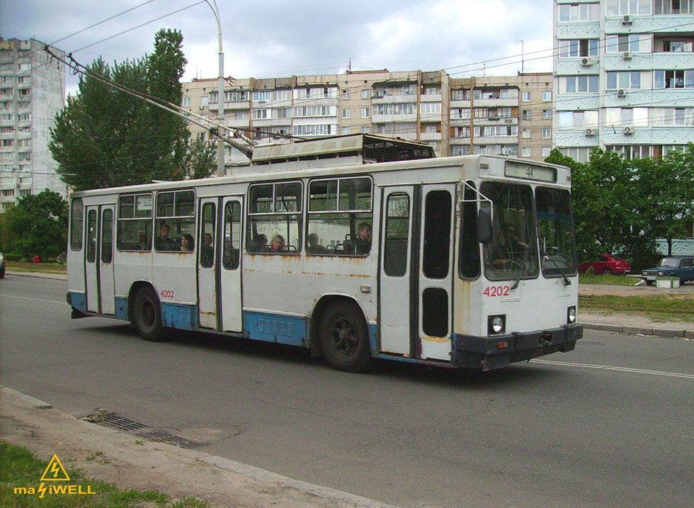Киев, ЮМЗ Т2 № 4202