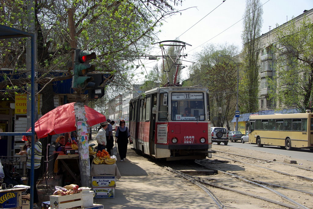 Саратов, 71-605 (КТМ-5М3) № 1237