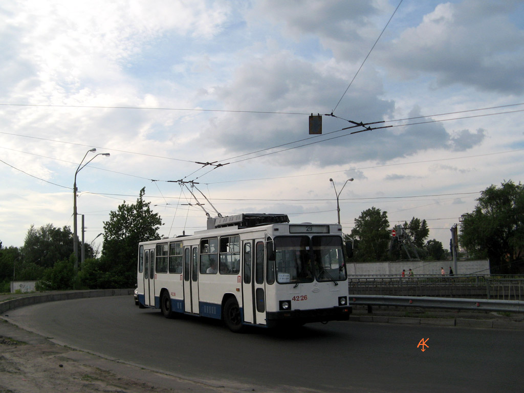 Киев, ЮМЗ Т2 № 4226