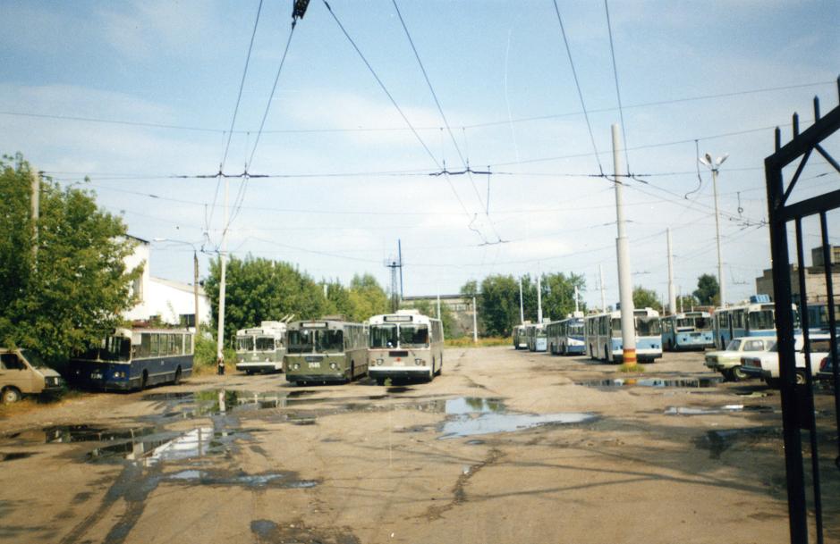 Нижний Новгород, ЗиУ-682Г [Г00] № 2590; Нижний Новгород, ЗиУ-682Г [Г00] № 2588; Нижний Новгород, ЗиУ-682В № 2521; Нижний Новгород — Разные фотографии