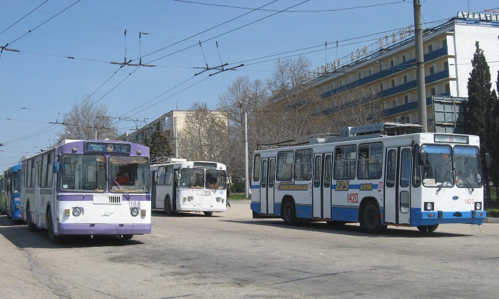 Sewastopol, ZiU-682G [G00] Nr. 1188; Sewastopol, YMZ T2 Nr. 1420; Sewastopol — Trolleybus lines and rings