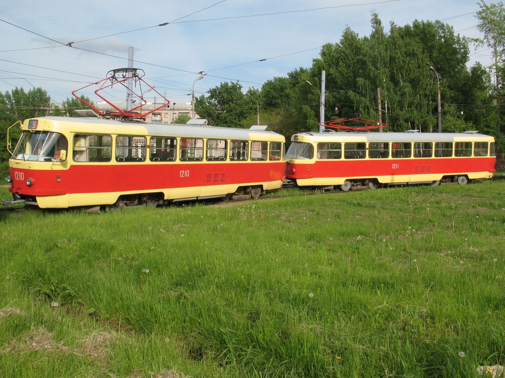 Ižkar, Tatra T3SU # 1210; Ižkar, Tatra T3SU # 1211