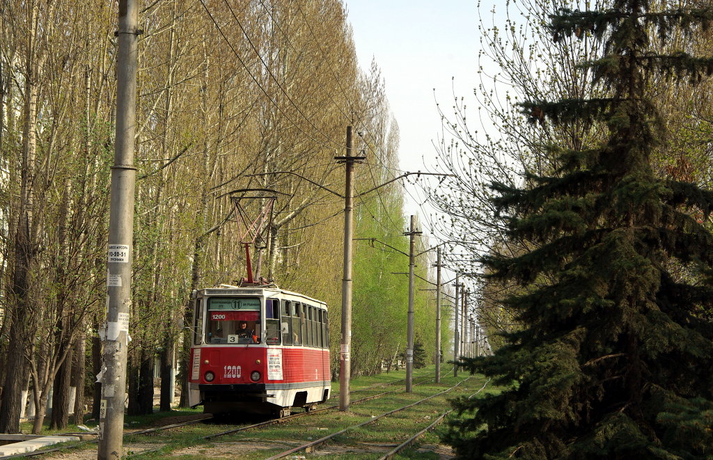 Саратов, 71-605 (КТМ-5М3) № 1200