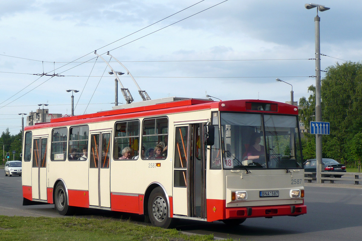 Vilnius, Škoda 14Tr13/6 № 2587