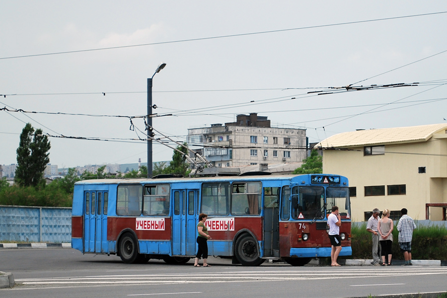 Novorossiysk, ZiU-682G [G00] Br. 74