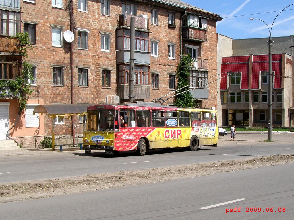 Чернивци, Škoda 14Tr02 № 253