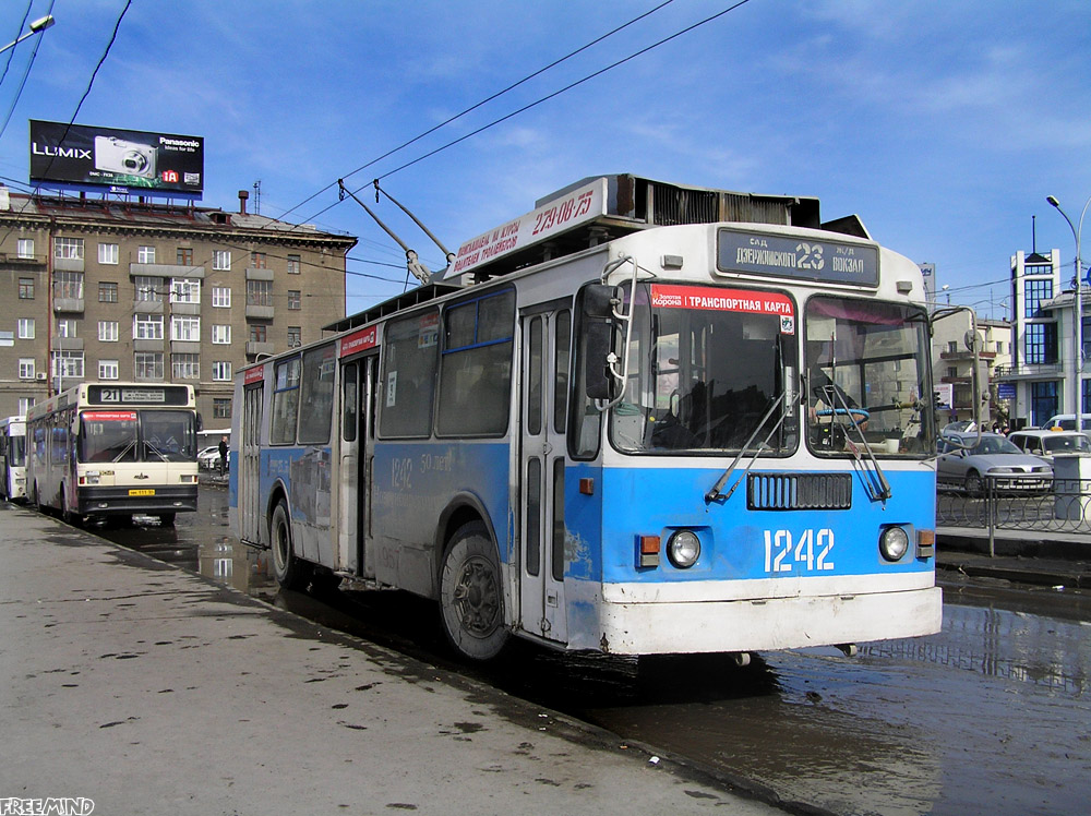 Новосибирск, СТ-682Г № 1242