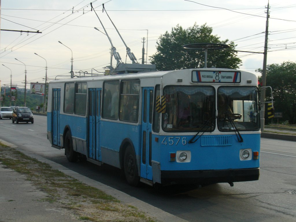 伏爾加格勒, ZiU-682G [G00] # 4576