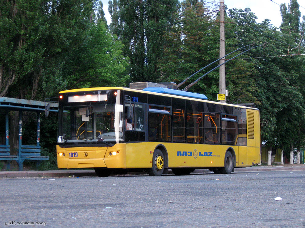 Kyjev, LAZ E183D1 č. 1919