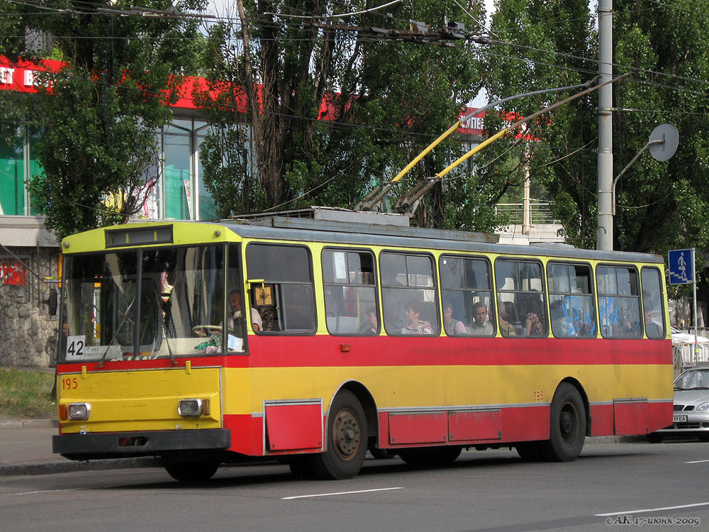 Kyiv, Škoda 14Tr02/6 # 195