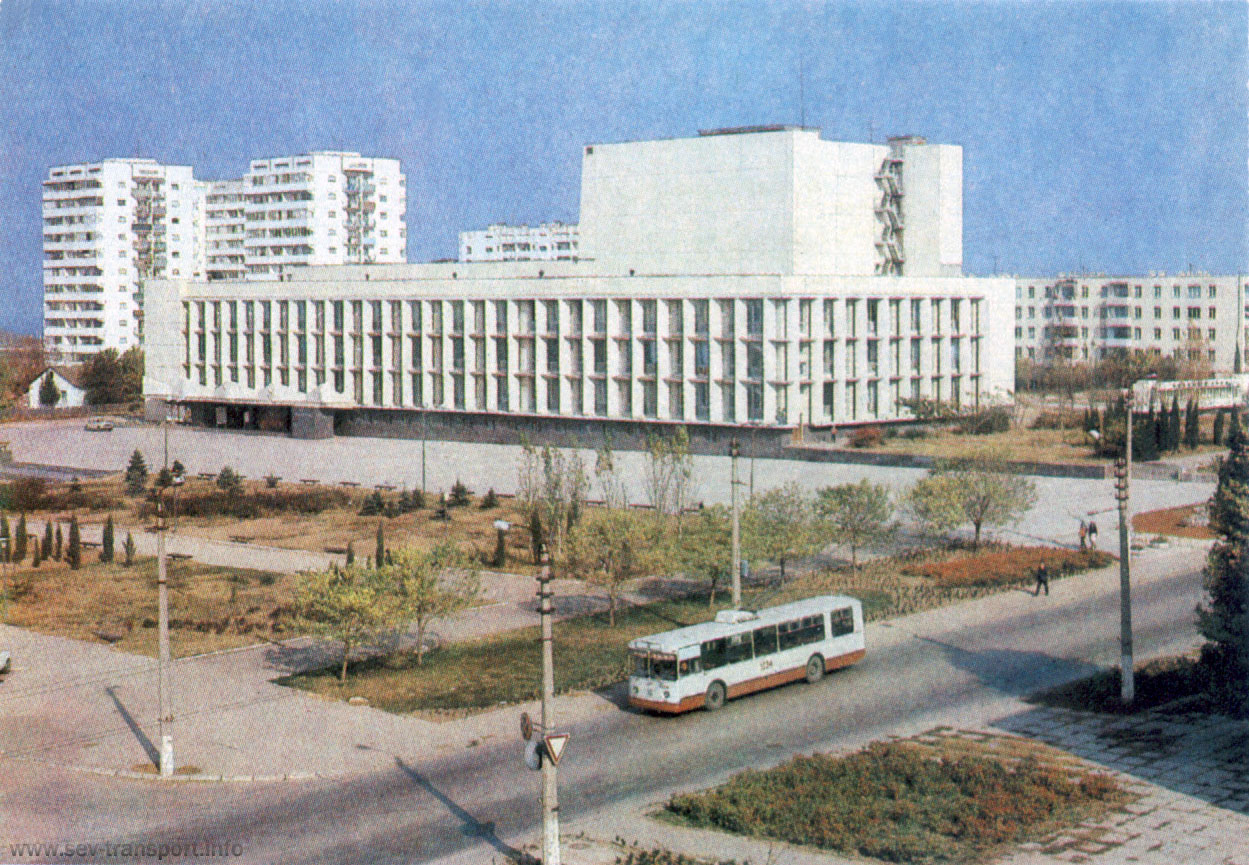 Sevastopol, ZiU-682V č. 1024; Sevastopol — Historical photos; Sevastopol — Trolleybus lines and rings
