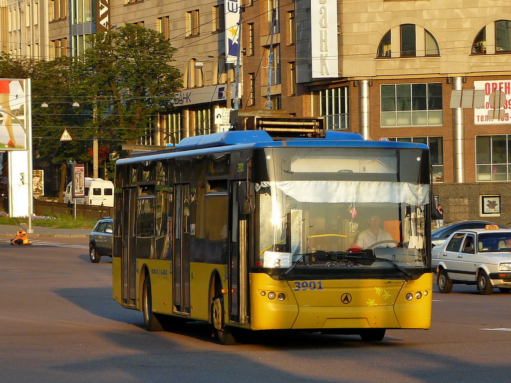 Киев, ЛАЗ E183D1 № 3901