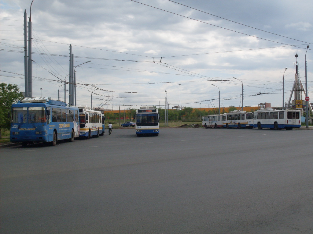 Оренбург, БТЗ-52761Р № 228; Оренбург, ЗиУ-682Г-016.02 № 205; Оренбург — Конечные станции и кольца