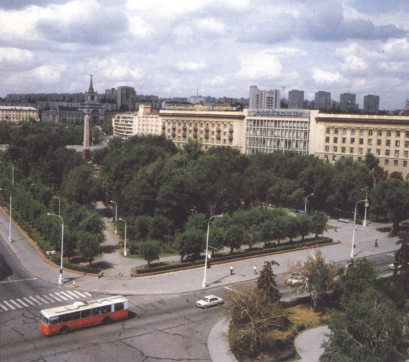 Волгоград, ЗиУ-682В № 1102; Волгоград — Старые фотографии — Волгоград