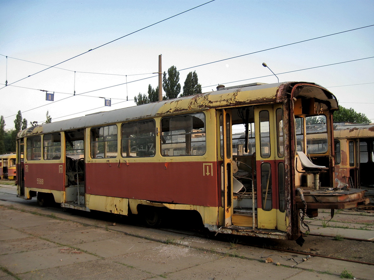 Kijev, Tatra T3SU — 5588