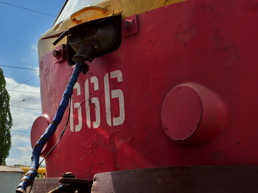 Harkov, Tatra T3SU — 666