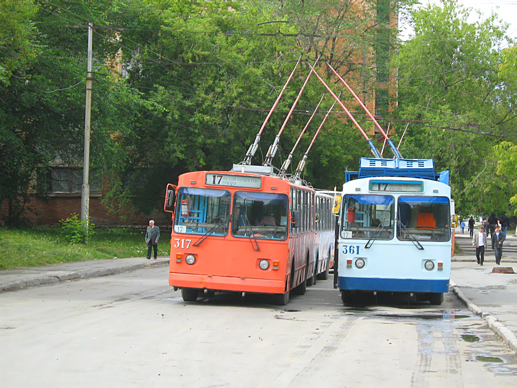 Екатеринбург, ЗиУ-682Г [Г00] № 317; Екатеринбург, БТЗ-5276-01 № 361; Екатеринбург — Конечные станции и разворотные кольца
