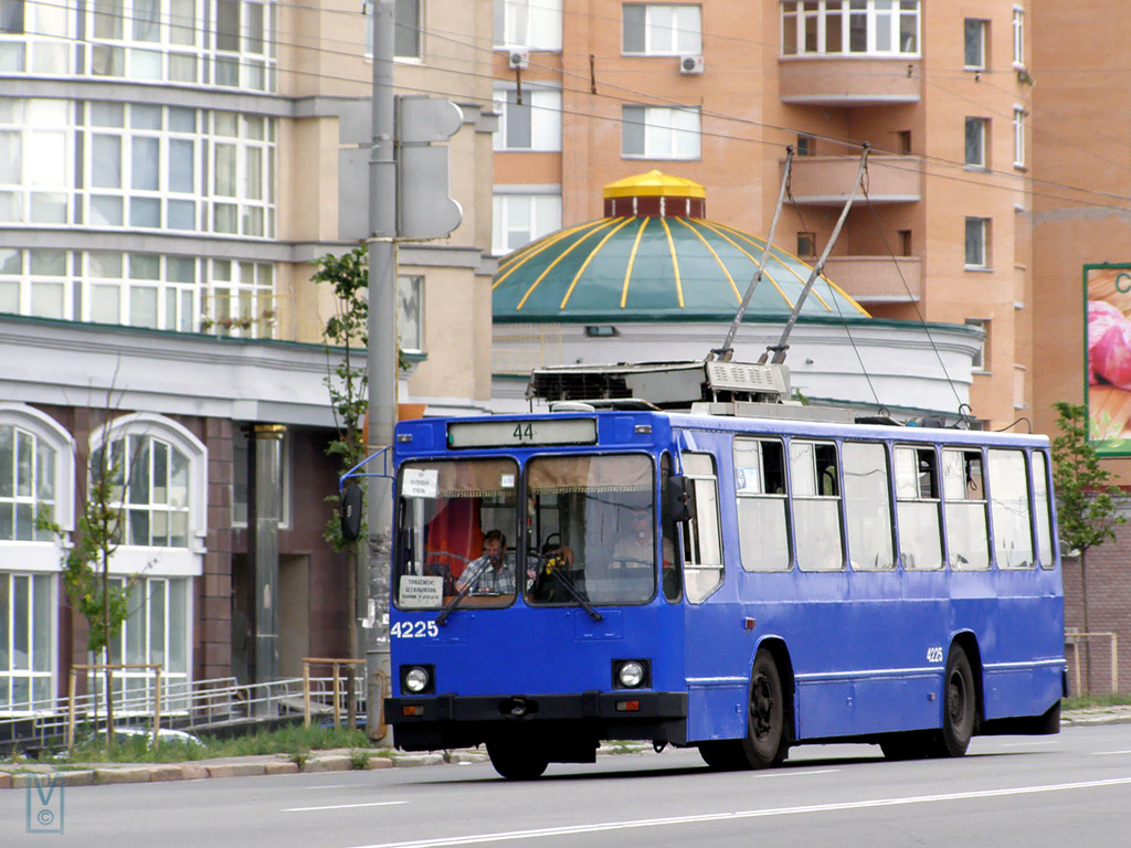 კიევი, YMZ T2 № 4225