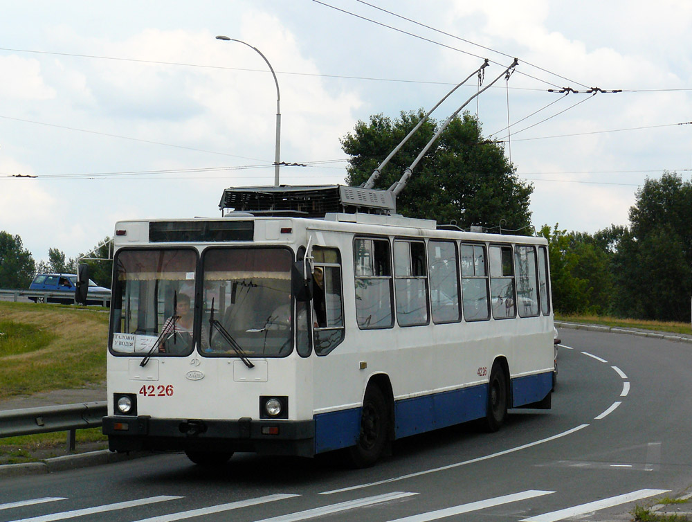 Киев, ЮМЗ Т2 № 4226