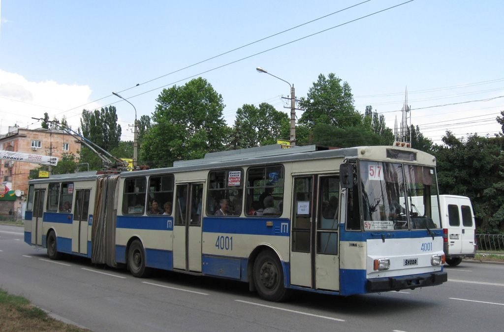 Крымский троллейбус, Škoda 15Tr02/6 № 4001