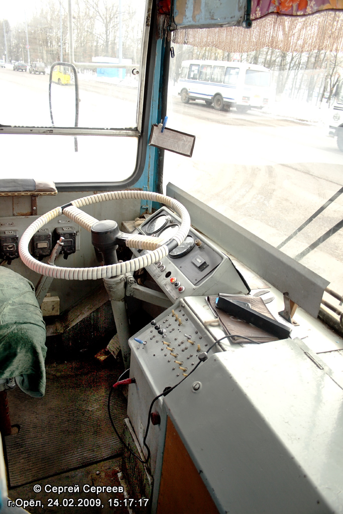 Орёл, ЗиУ-682 КВР Орел № 1119; Орёл — Рабочие места водителей, кабины и пульты управления