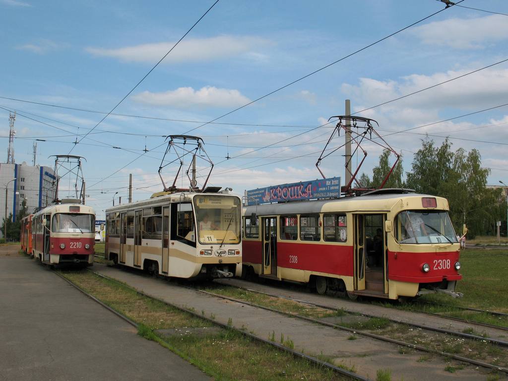Ижевск, 71-619КТ-01 № 2100; Ижевск, Tatra T3SU № 2210