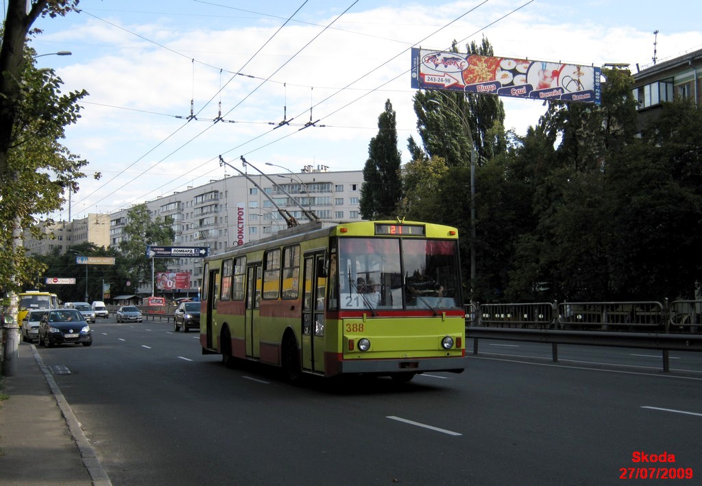 Киев, Škoda 14Tr02/6 № 388
