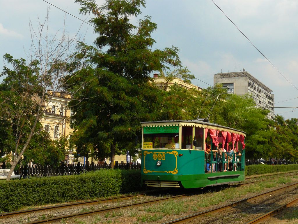 დნიპრო, 2-axle motor car № 001