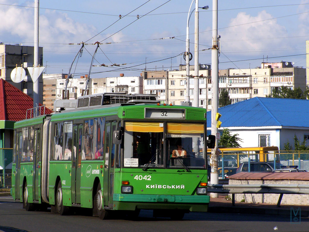 Киев, Киев-12.03 № 4042