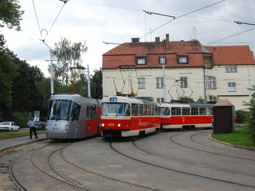 Praha, Tatra T3M2-DVC № 8083; Praha, Škoda 14T Elektra № 9125