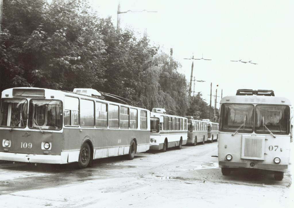 Курск, ЗиУ-682В № 109; Курск, КТГ-1 № 07